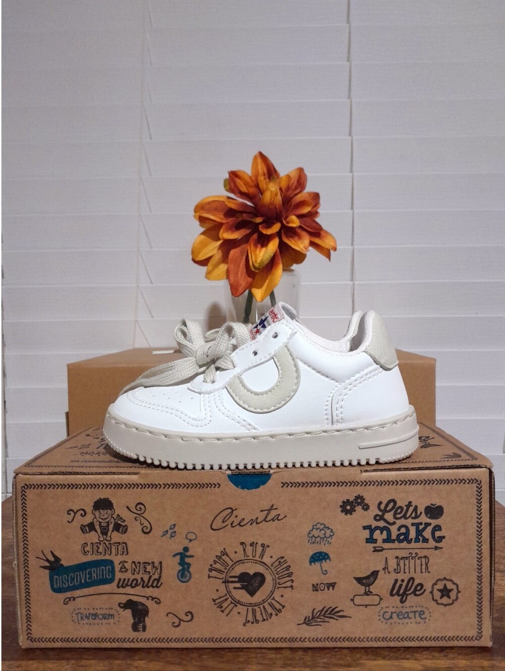 Leather Cienta Circle Laced Sneaker White Off White Toddler Sz 25 (US 8)
